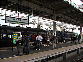 ����z�[���i���R���j