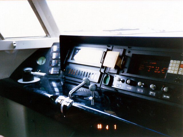 925�`�d�ԉ^�]��