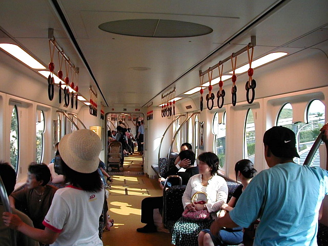 リゾートライナー車内