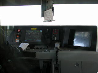 E331�n�d�Ԃ̉^�]��