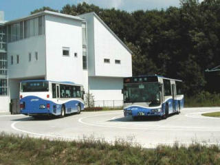 ���[�h�C���^�[�`�F���W���s��