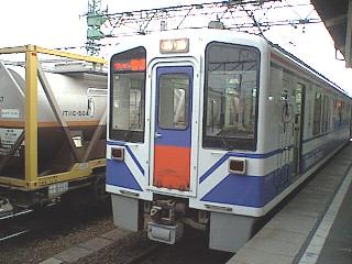 �k�z�}�sHK100�`�d��