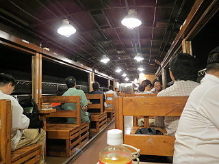 第一松川トンネル走行中の車内