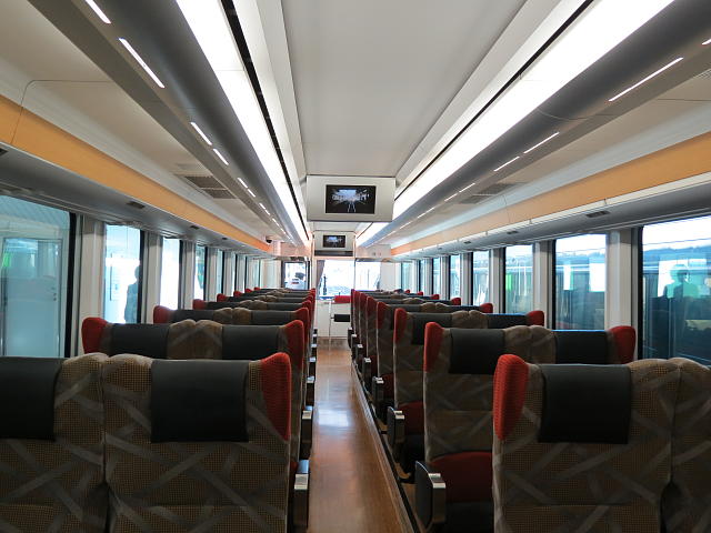 「リゾートビューふるさと」の車内