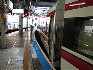 �}�J�[�u�ȃz�[��