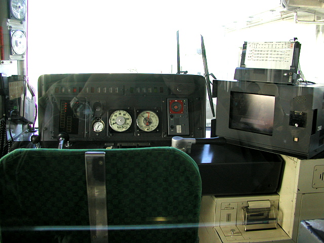 現在の205系500番台電車運転台