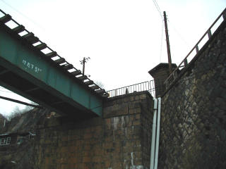 ���B����