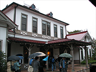 �i���j�y���w�ɋL�O��