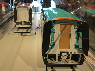 E5�n�d�Ԃ�E6�n�d�Ԃ̖͌^