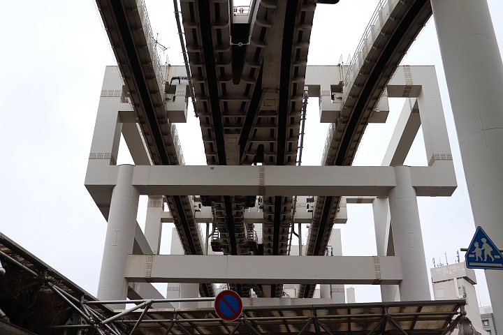 千葉都市モノレール複々線区間