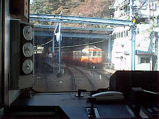 �������{����