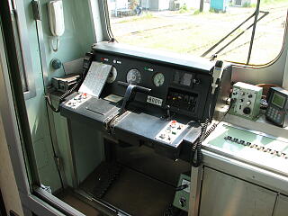 8000�`�d�Ԃ̉^�]��