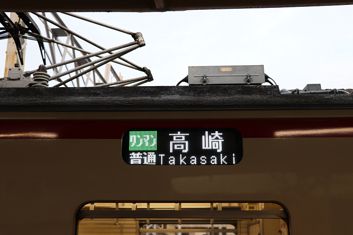 �s��\����