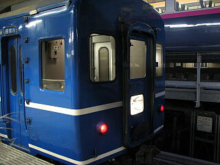 �@�֎ԕt���ւ���҂Q����}�u�͂�Ԃ��E�x�m�v