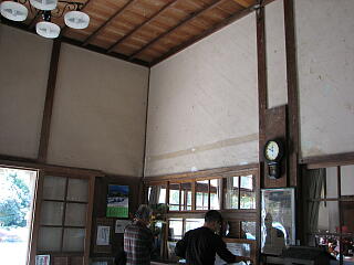 �×��w�̉w�ɓ�