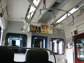 813�n1100�ԑ�d�Ԃ̃h�A���݊v