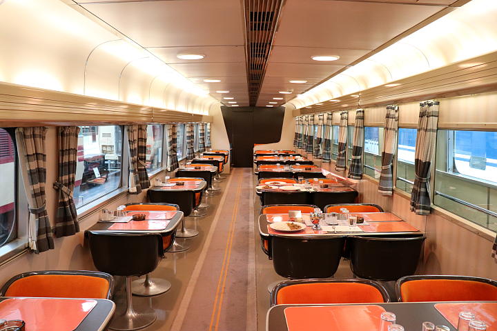 0系電車の食堂車