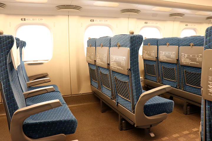 N700系9000番台電車車内