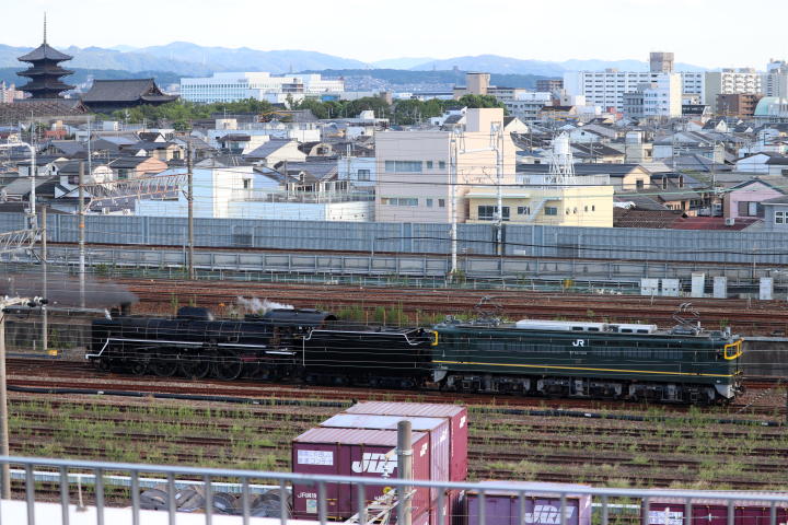 EF65形電気機関車＋C57形蒸気機関車