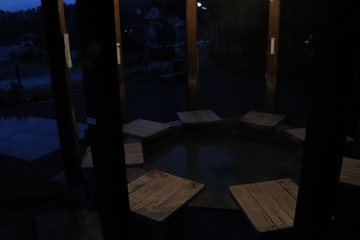 別所温泉足湯ななくり