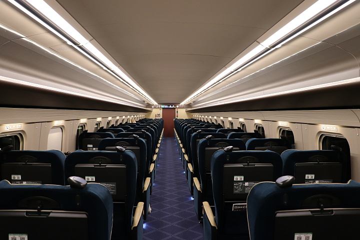 E7系電車グリーン車