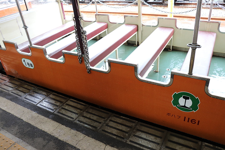 トロッコ電車の普通客車