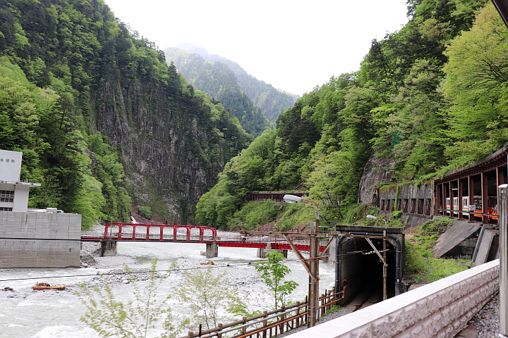 黒部川第二発電所への引き込み線