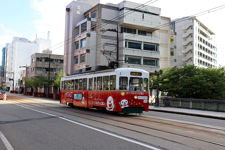 富山地方鉄道7000形電車