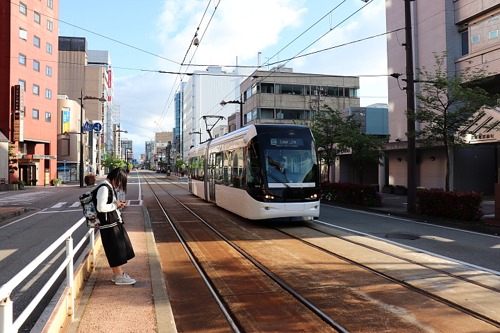 富山地方鉄道9000形電車