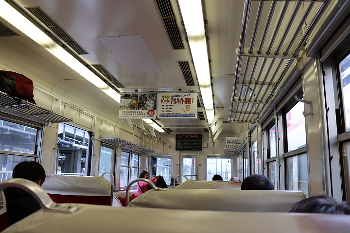 10020形電車車内