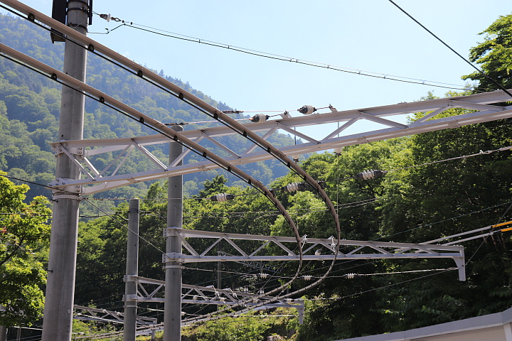 トロリーバスの架線