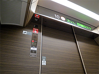 �ڂ̑O����