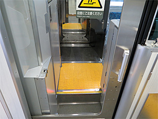 SAT721�n�d�Ԃ�E721�n500�ԑ�d�Ԃ̘A����