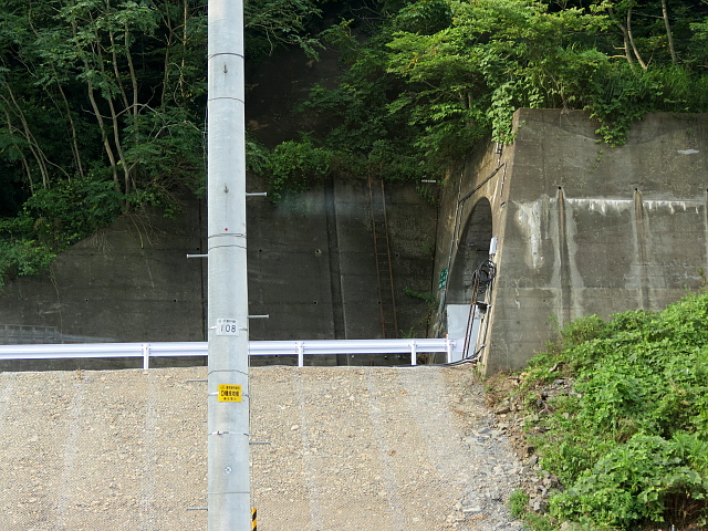 建設中のバス専用道