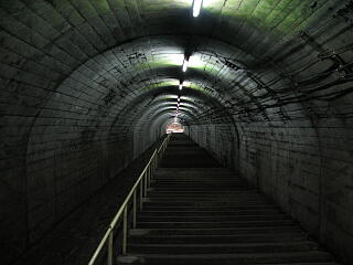 �o���ւ̊K�i