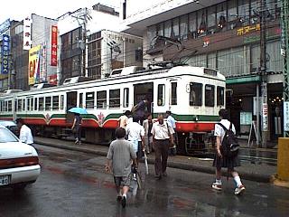 ����w�O�ɒ�Ԓ��̓d��